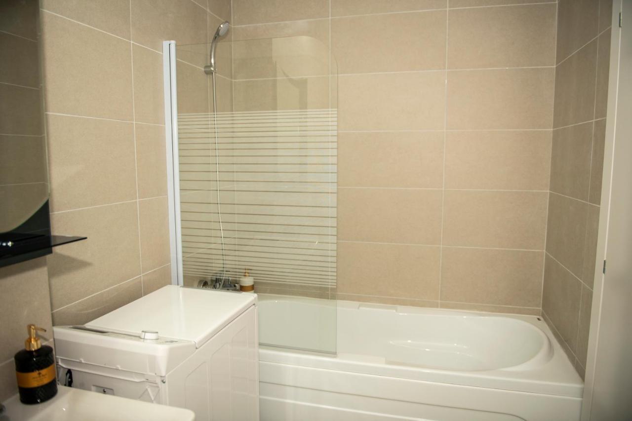 Raphael Apartment North Bucharest Cosmopolis Stefanestii de Jos Exterior photo